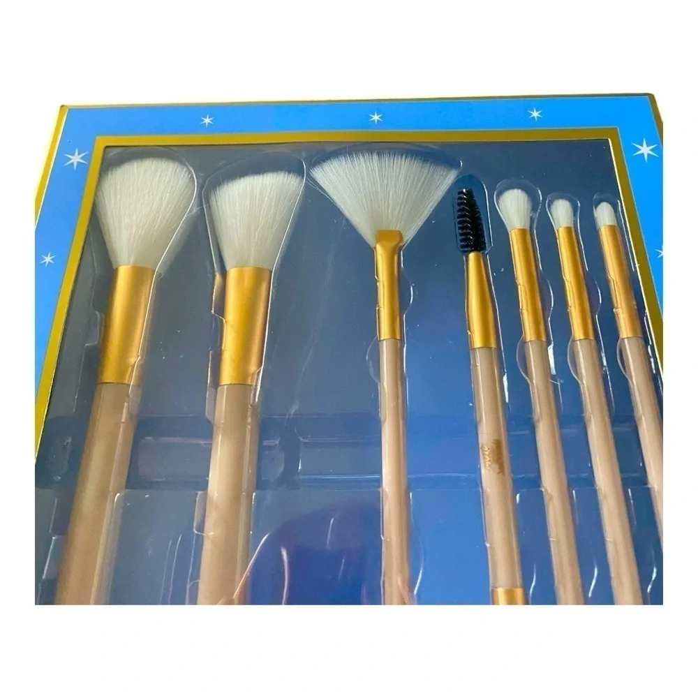 #115-NWT-HOLLER & GLOW-BLEND IT OUT MAKEUP BRUSH SET